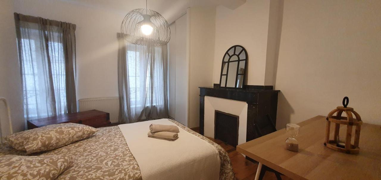 Santocha : Appartement En Plein Coeur De Ville ! Carcassonne Eksteriør billede